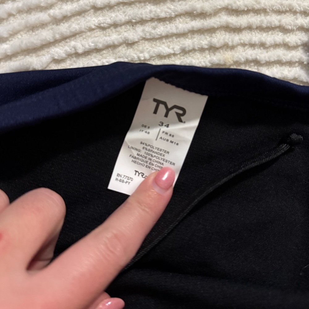 TYR Men’s Solid Racer Brief - Picture 3 of 4